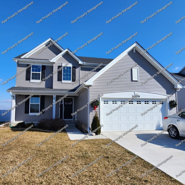 Gorgeous Cedar Lake 4 Bedroom Home - Gorgeous Cedar Lake 4 Bedroom Home