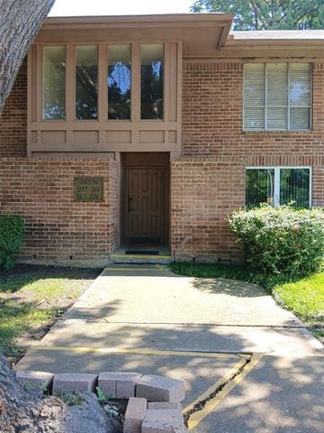 Building Photo - 10536 Stone Canyon Rd Unit 216