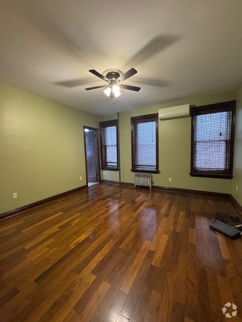 Building Photo - 804 Crown St Rental