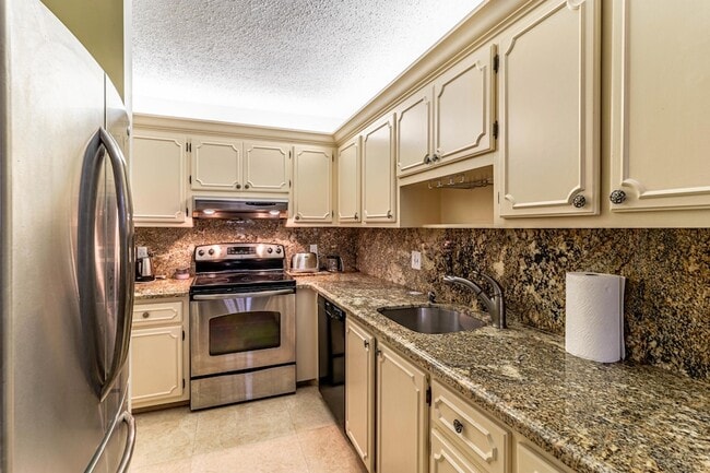 2460 Juniper Dr Unit 201