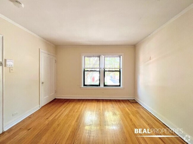 Building Photo - 1 bedroom in CHICAGO IL 60657 Unit 1 Rental
