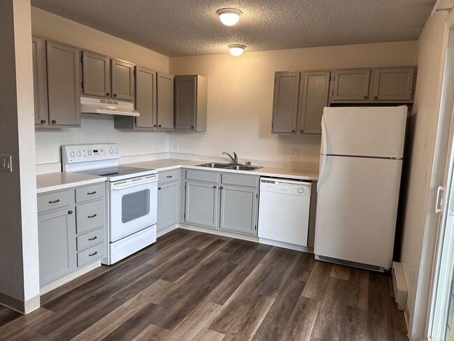 Building Photo - 326 Westchester Square N Unit #C