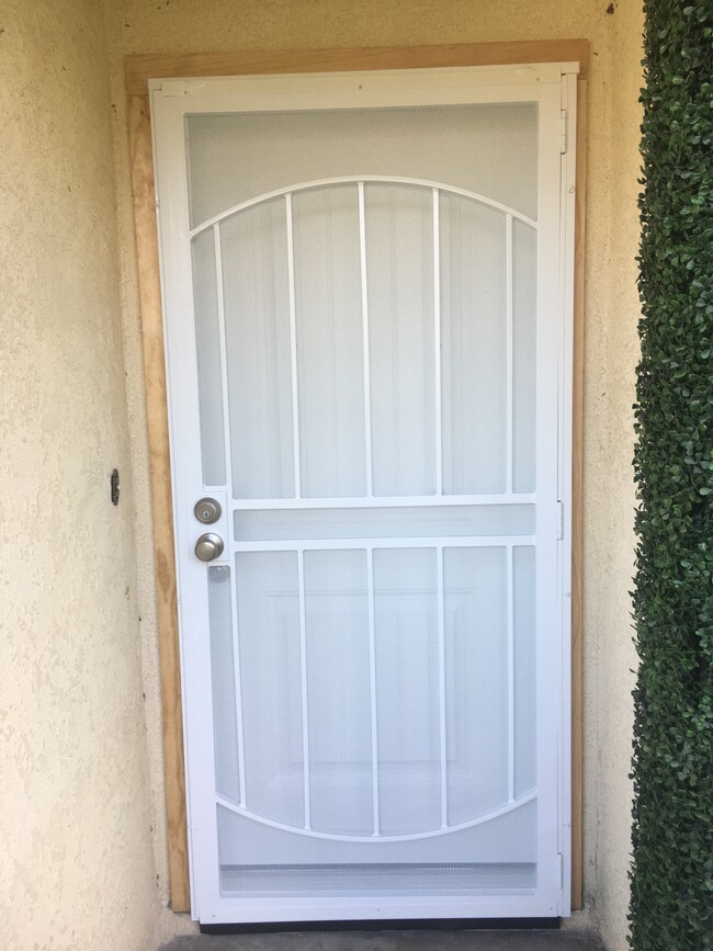 Front screen door - 126 N La Plaza Unit 126 N. La Plaza