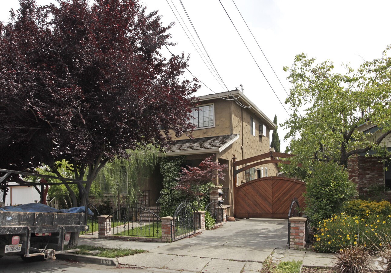 Photo - 1155-1157 Cleveland St