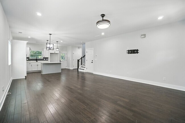 Photo - (MOVE IN SPECIAL!) Modern 3-Bedroom Home w...