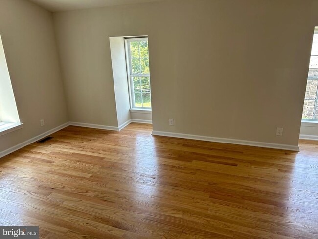 Photo - 1051 Easton Rd