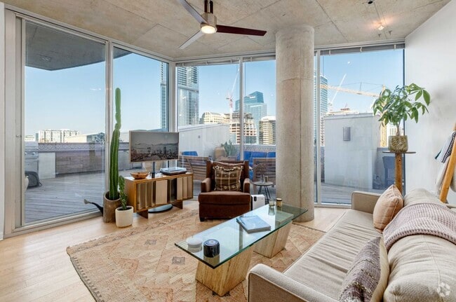 Building Photo - 360 Nueces St Rental