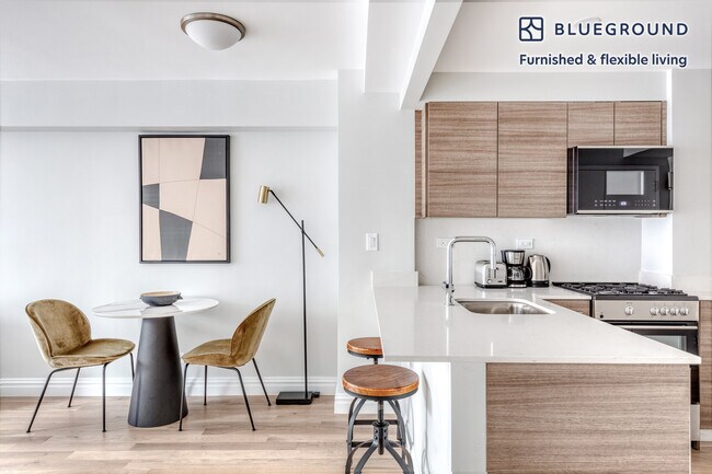 Photo - 340 E 51st St Unidad SI FL10-ID710