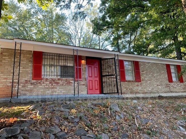 Photo - 3025 Sprucewood Dr House