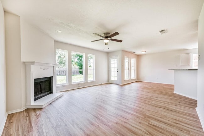 Photo - 106 Mango St