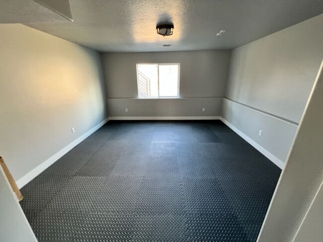Photo - 583 N 400 E