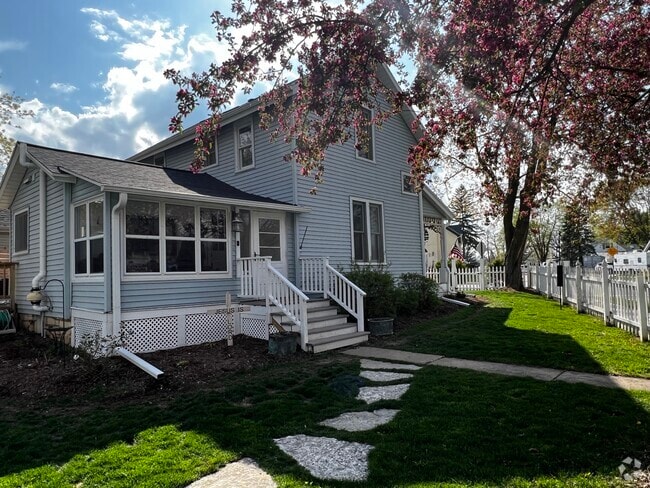 Building Photo - 359 N Oakwood Ave Rental