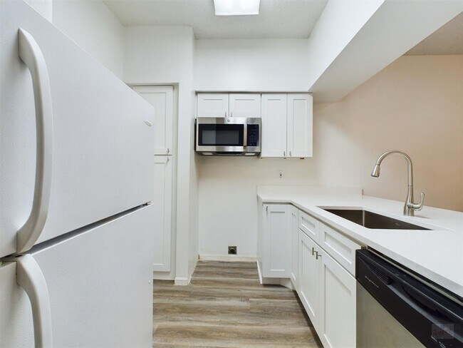 Photo - 2901 San Jacinto Blvd Unit 104