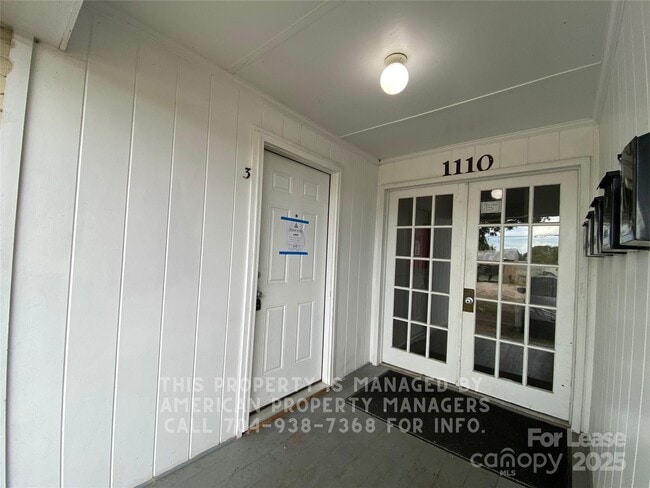 Photo - 1110 S Main St