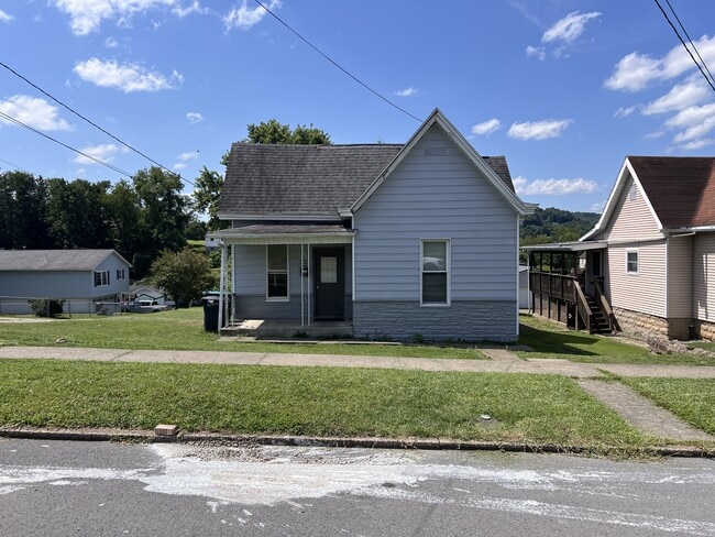 Building Photo - 2301 Hamill Ave Rental