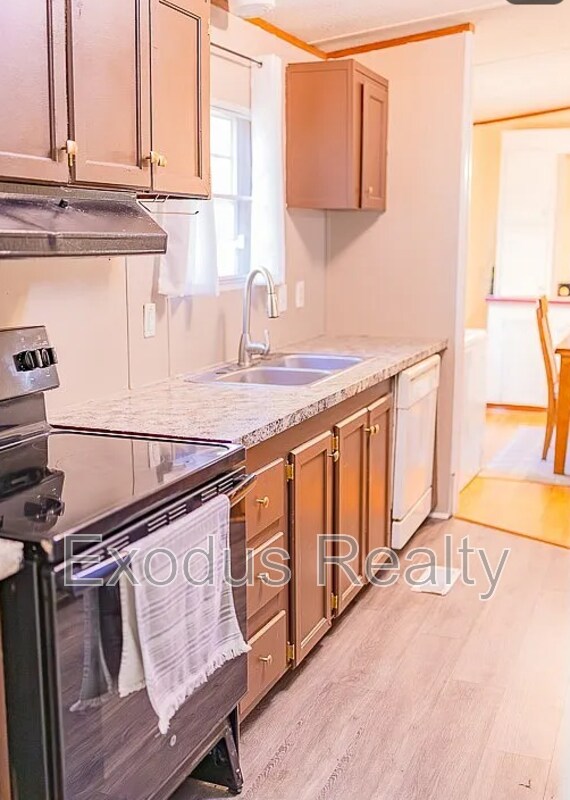 Photo - 154 Roping Ln
