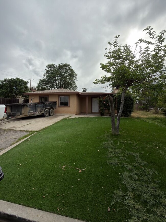 Building Photo - Single Story