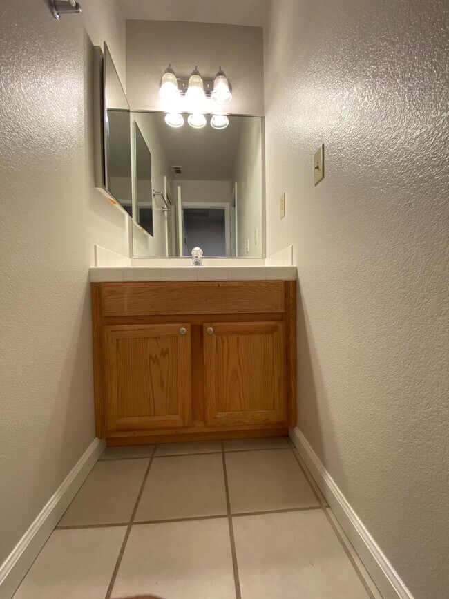 2111-2115 Perkins Way