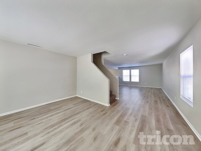 Photo - 1405 Bluestem Dr