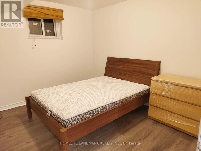 Photo - 2527 Kingsberry Crescent