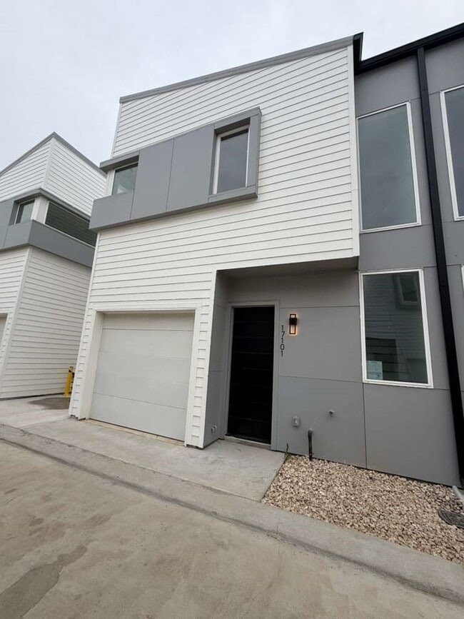 Building Photo - 2000 Riverside Farms Rd Unit 17102