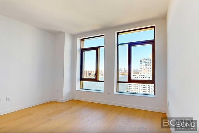 Building Photo - 480 Kent Ave Unit 16E Rental