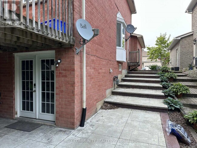 Photo - 2372 Wildwood Crescent