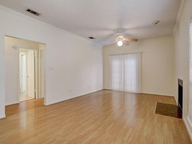 Photo - 711 W 21st St Unidad 206