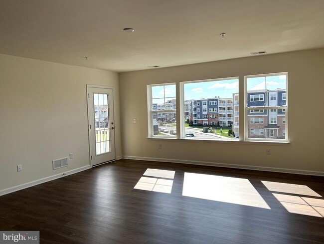 Building Photo - 24160 Port Ln Unit 309