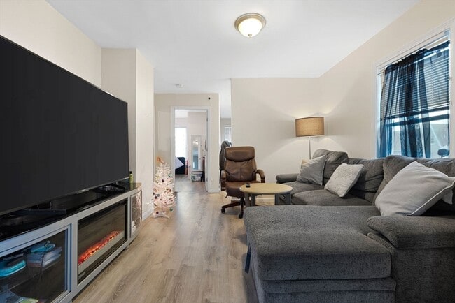 Photo - 19 Alfred St Unit 2