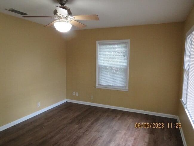 Photo - 203 S Ave A
