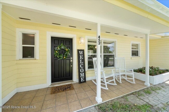 Photo - 453 Dolphin St