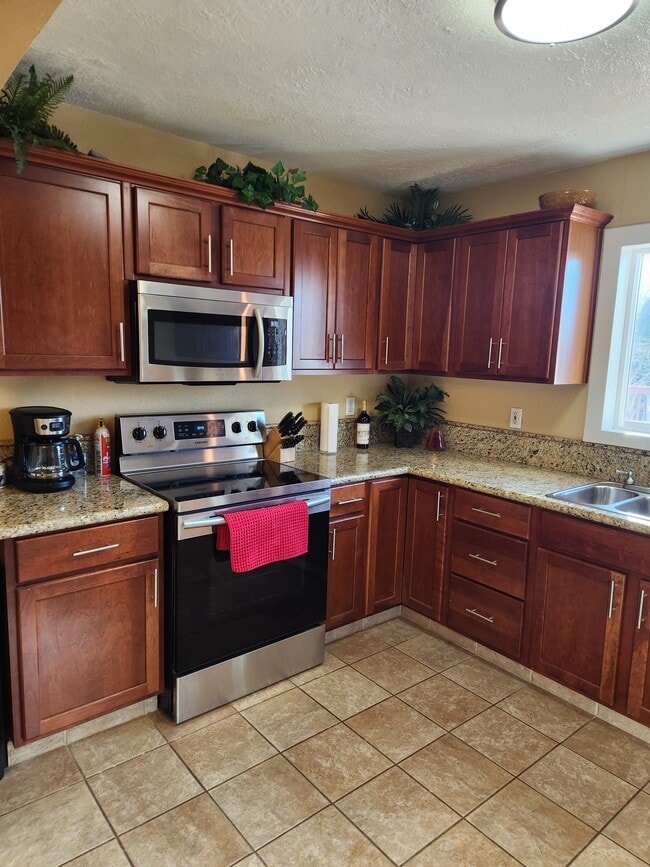 Photo - 6050 SW Taylors Ferry Rd