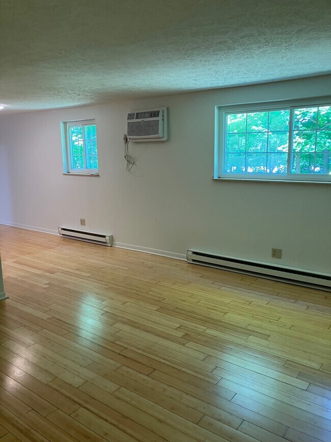 Photo - 6062 Donna-Jay Dr