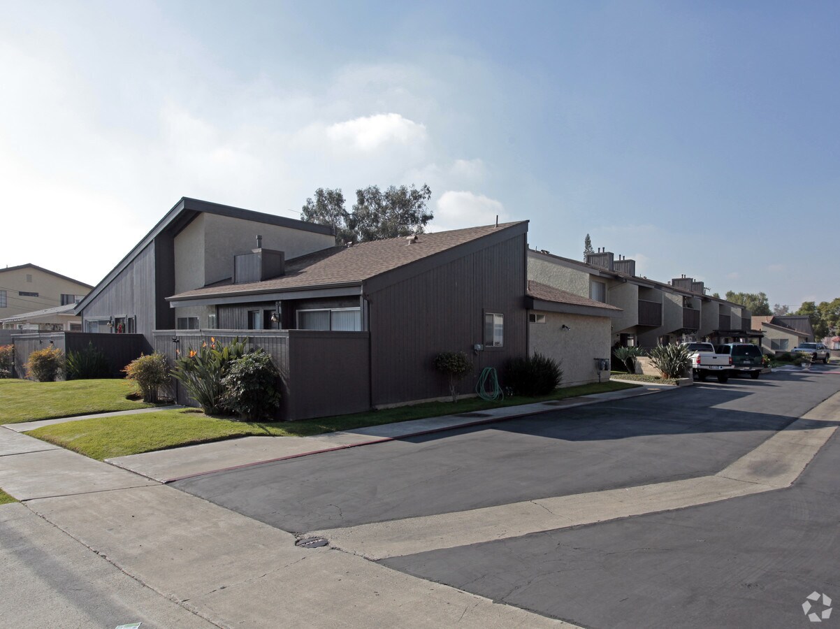 Photo - 12662 Lorna St