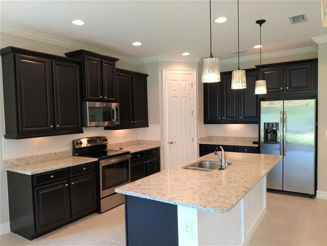 Photo - 654 Resolute Ln