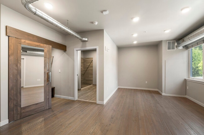 Building Photo - The Lake Rental