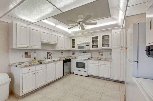 1670 NW 18th Ave Unit 202
