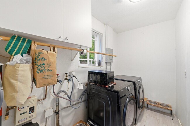 Photo - North 31st Avenue, Hollywood, FL 33021 - 3 BR 2 BA house