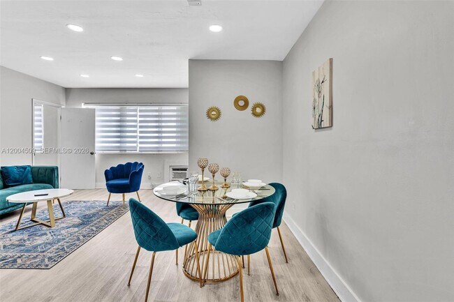 10000 E Bay Harbor Dr Unit 18
