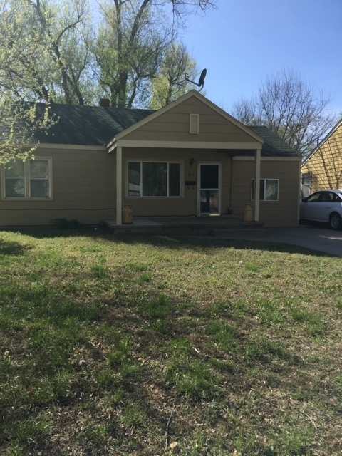 3 bedroom 1 bath home - North Riverside - 3 bedroom 1 bath home - North Riverside