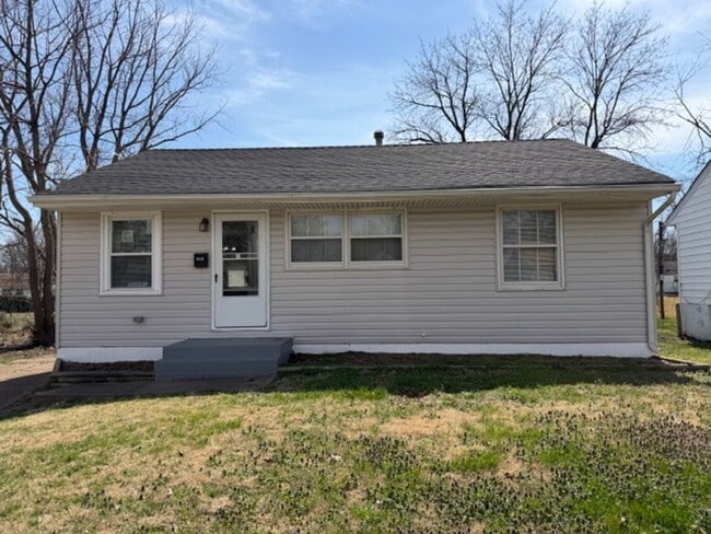 Building Photo - Lovely 3 Bedroom / 1 Bath for Rent - Section 8 Welcome