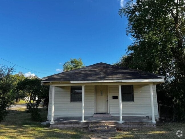 Building Photo - 1648 W Rev Dr Ransom Howard St Rental