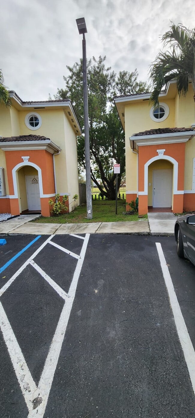 Building Photo - 7280 NW 174th Terrace