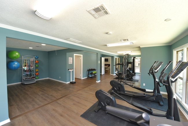 Woodbridge Crossing Apartments