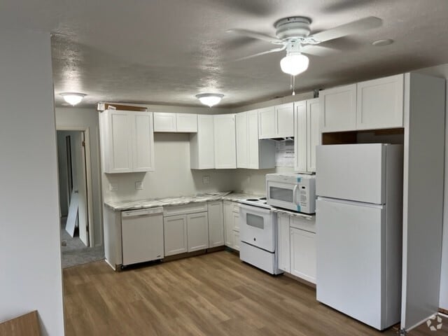 Building Photo - 23855 David Dr Unit 110 Rental