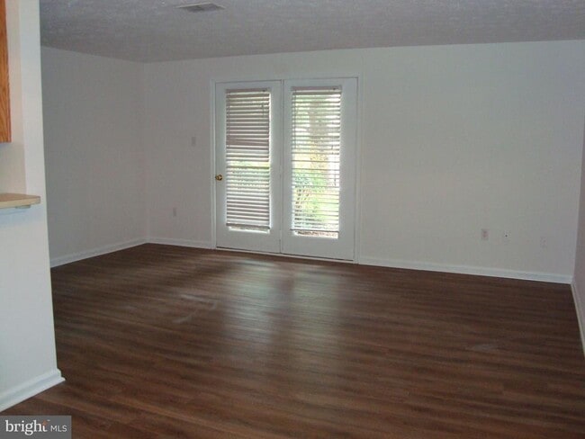 Photo - 18704 Caledonia Ct Unidad B