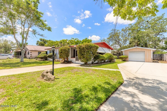 Photo - 1584 Valencia Ave