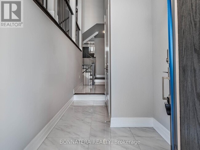 Photo - 3031 John McKay Blvd