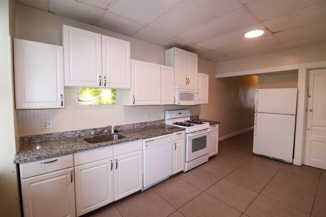 Photo - 2615 Eden Ave Apartamentos